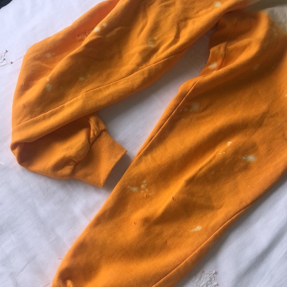 Never worn Le Detresse distressed sweatpants - Picture 3 of 4